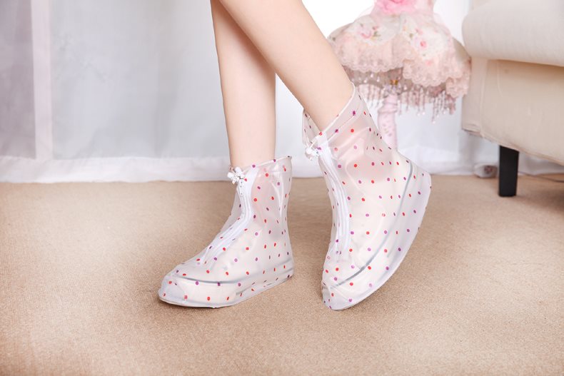 Rain Boots รองเท้ากันฝนแนวใหม่น่ารักใสๆ จากญี่ปุ่น