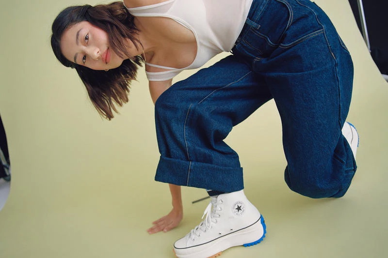 https___hypebeast.com_wp-content_blogs.dir_6_files_2019_02_https_2F2Fhypebeast.com2Fimage2F20192F022Fconverse-jw-anderson-run-star-hike-global-release-8